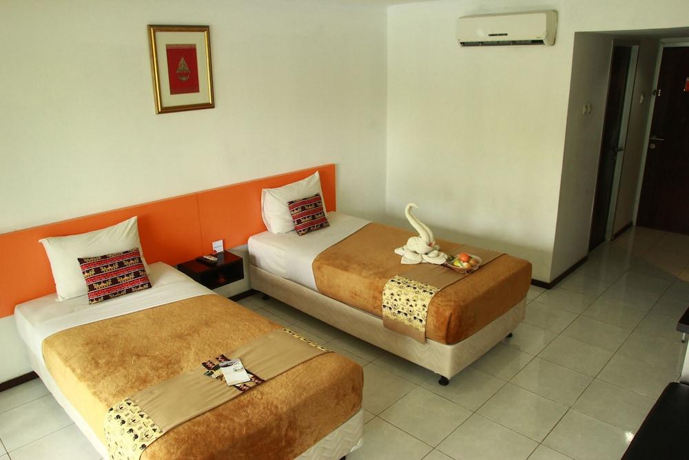 Grand Elty Krakatoa Hotel Kalianda Екстериор снимка