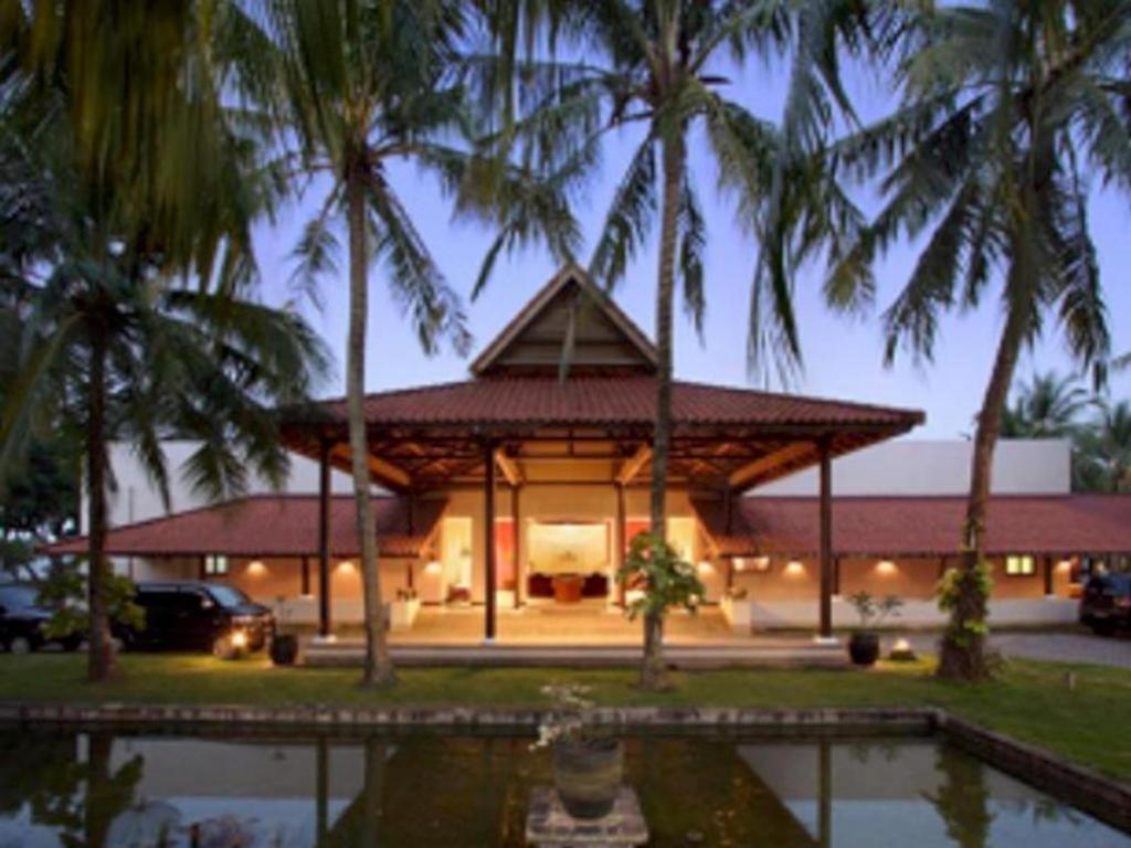 Grand Elty Krakatoa Hotel Kalianda Екстериор снимка