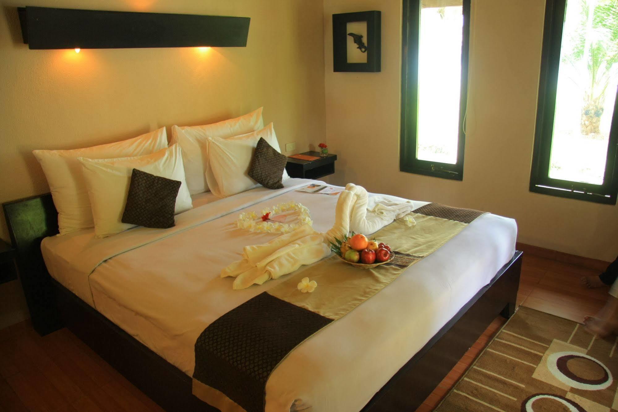 Grand Elty Krakatoa Hotel Kalianda Екстериор снимка