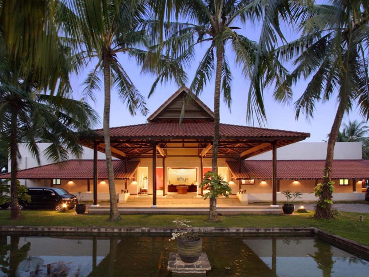 Grand Elty Krakatoa Hotel Kalianda Екстериор снимка